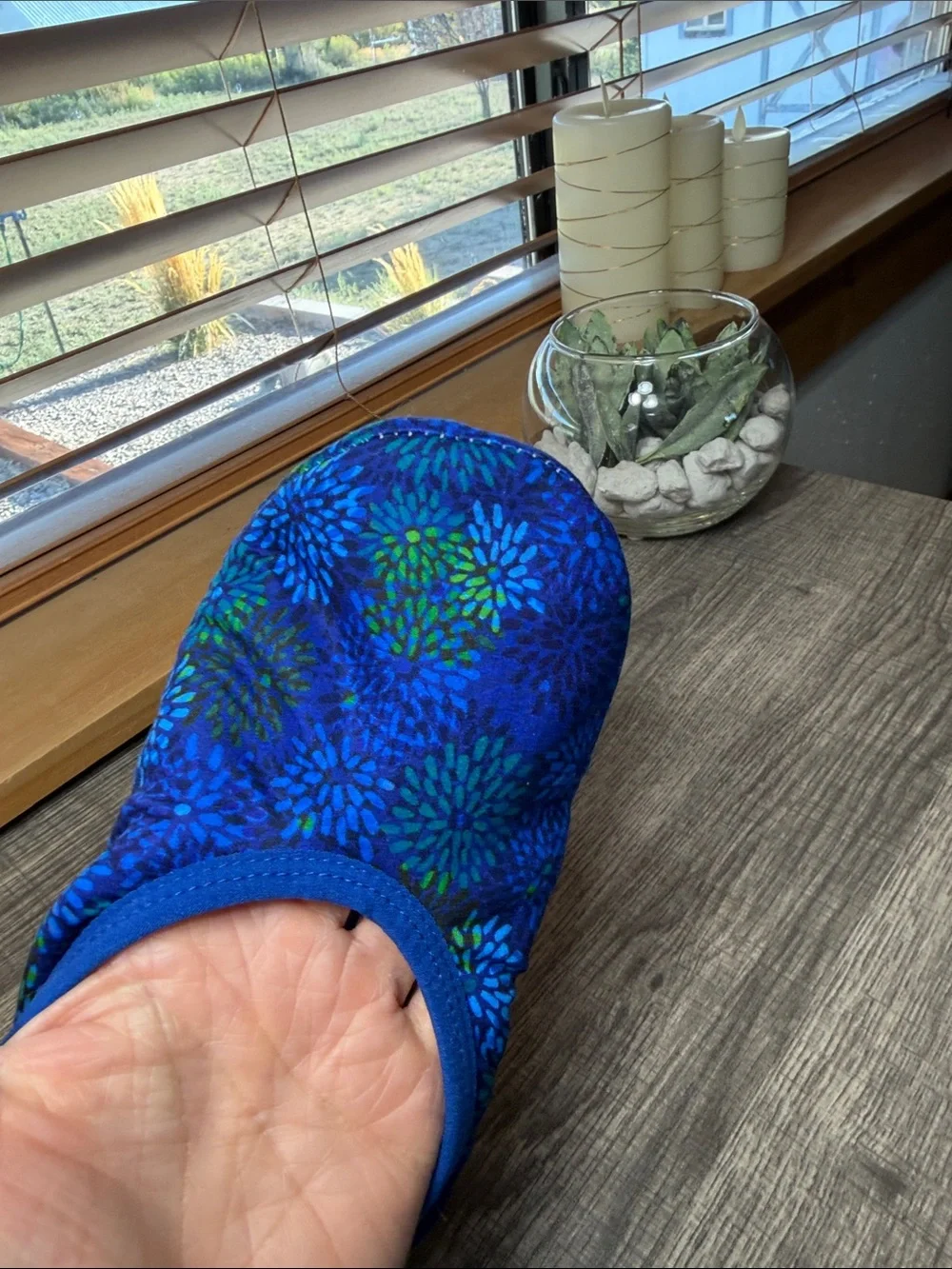 🍍5 for $30🍍 Skinnies by Snoozies Women Blue Foot Covers with Non-Skid Soles